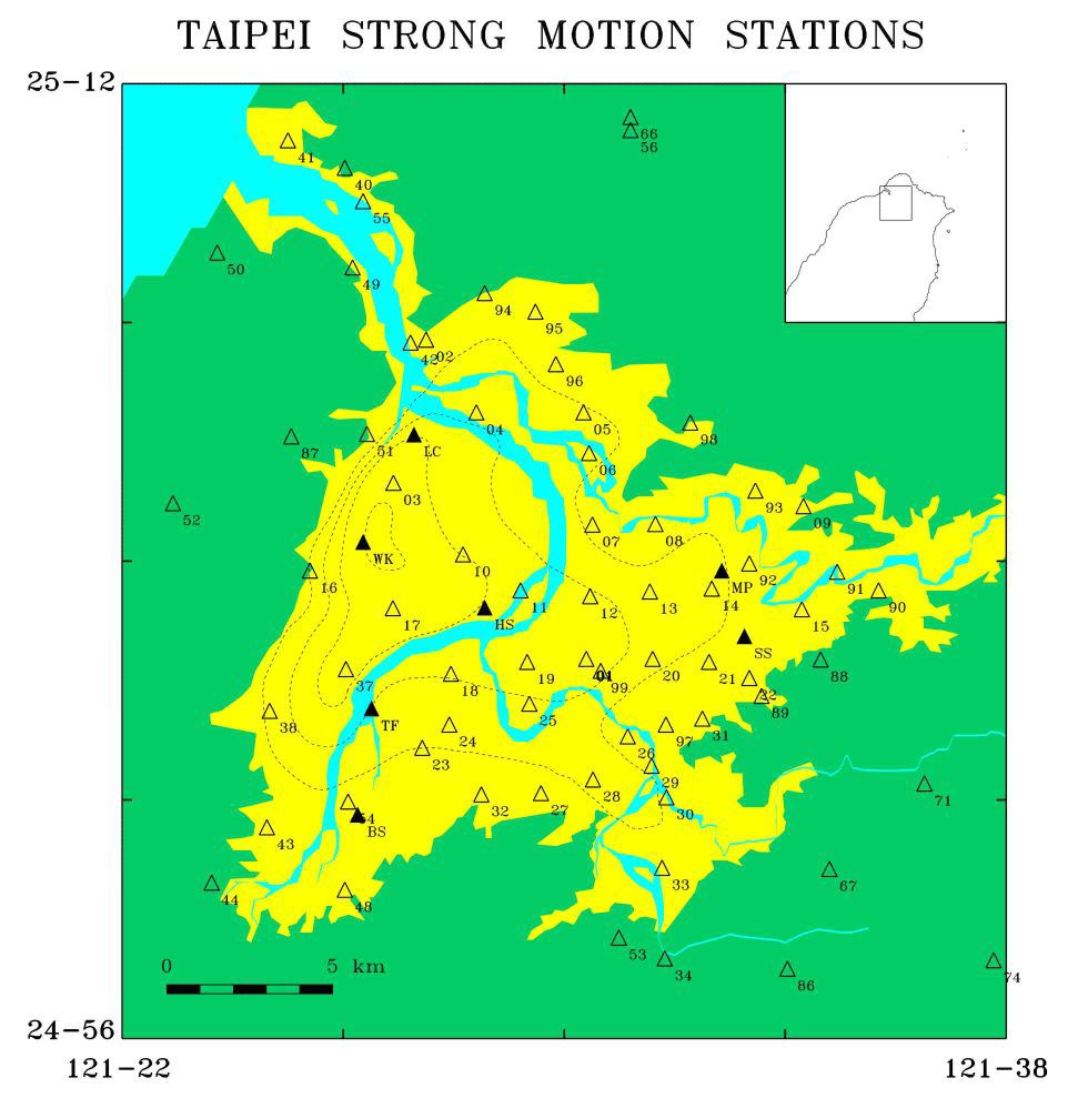 図3：台北盆地における強震観測点。白抜き三角形はTSMIPの観測点、黒い三角形はボアホール観測点を示す。